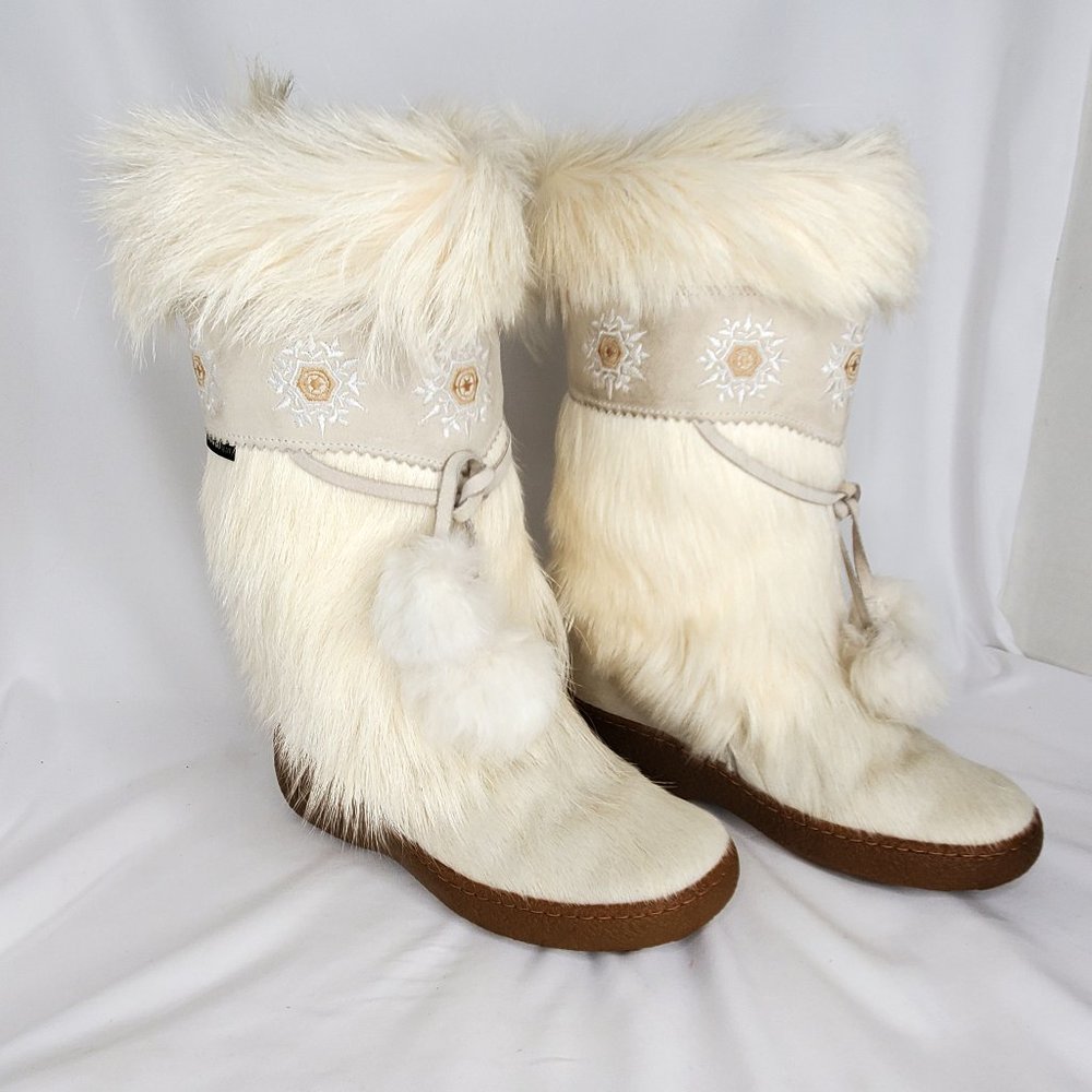Oscar Sport Goat Hair Boots Tassel White Snowflake